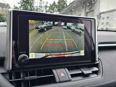 Certified 2025 Toyota RAV4 LE image 30