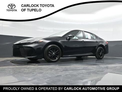 Used 2025 Toyota Camry LE image 41