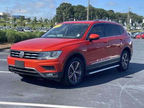 Used 2018 Volkswagen Tiguan SEL AWD/4WD image 3