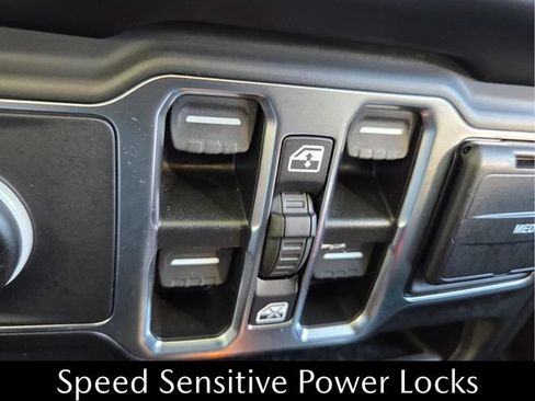 Used 2021 Jeep Wrangler Unlimited Sport AWD/4WD image 28