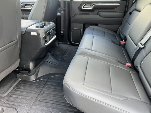 New 2026 GMC Sierra 2500 SLT w/ SLT Premium Package AWD/4WD image 17