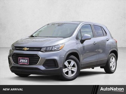 Used 2020 Chevrolet Trax LS w/ Tint and Cruise Package FWD image 1