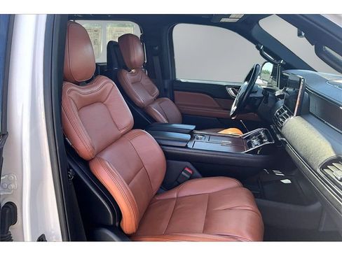 Used 2021 Lincoln Navigator Reserve AWD/4WD image 28