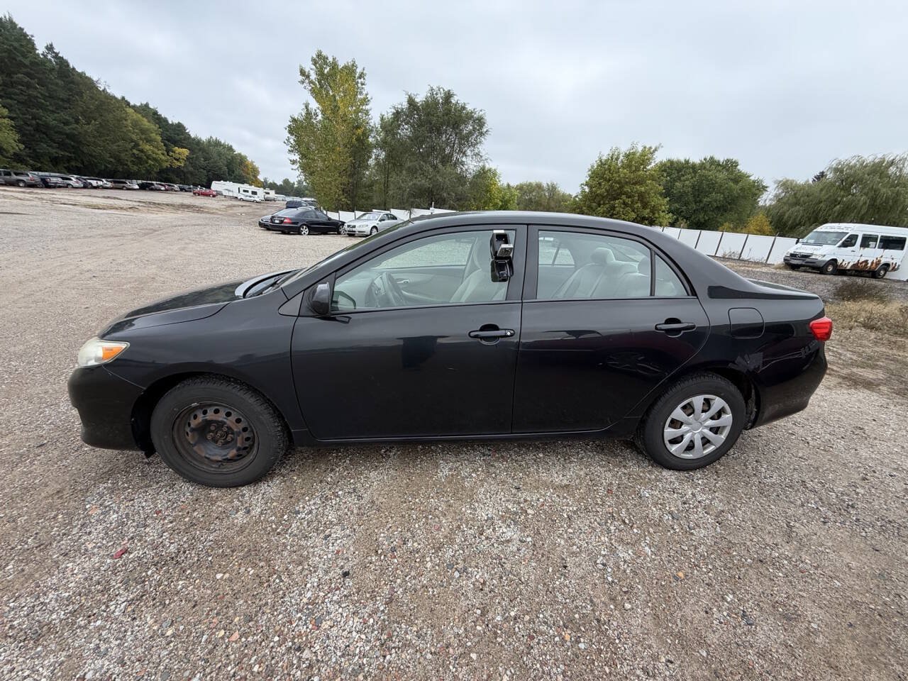 Used 2010 Toyota Corolla LE FWD image 2