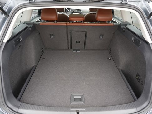 Used 2018 Volkswagen Golf Alltrack SEL image 28