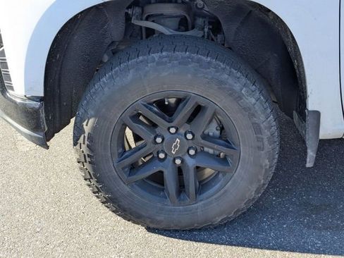 Used 2020 Chevrolet Silverado 1500 LT Trail Boss image 10