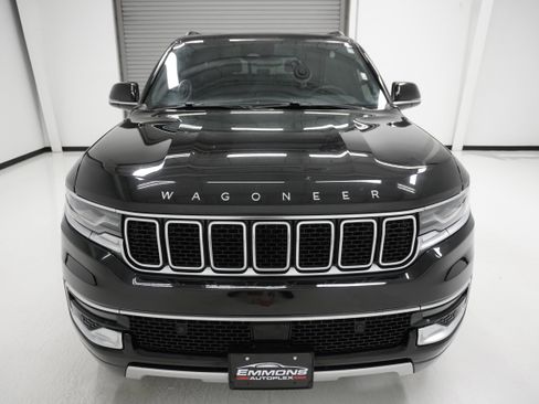 Used 2022 Jeep Wagoneer Series II w/ Premium Group I RWD image 2