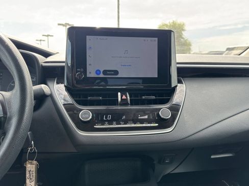 Used 2025 Toyota Corolla LE FWD image 16