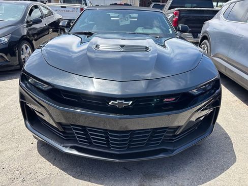 Used 2020 Chevrolet Camaro SS RWD image 2