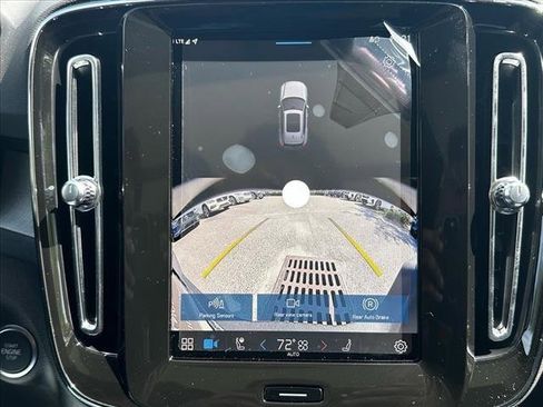 New 2025 Volvo XC40 B5 Core w/ Protection Package Premier image 13