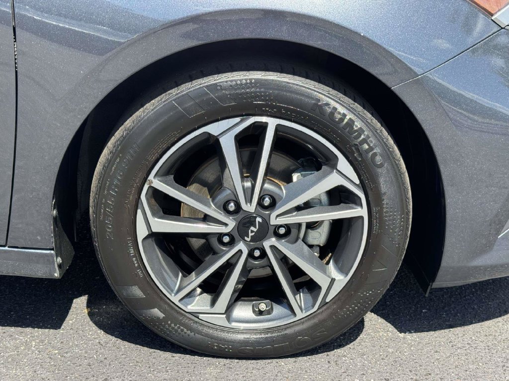 Used 2024 Kia Forte LXS w/ LXS Technology Package FWD image 27