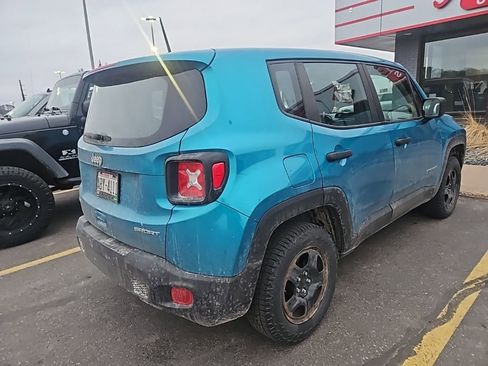 Used 2019 Jeep Renegade Sport image 4
