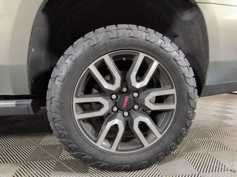 Used 2018 GMC Yukon Denali w/ Denali Ultimate Package AWD/4WD image 11