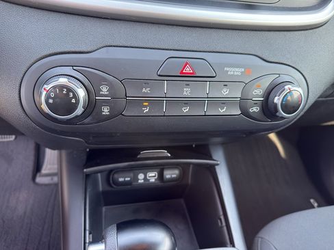 Used 2018 Kia Sorento L image 15