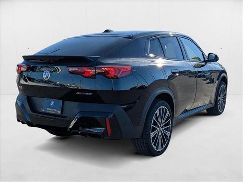 Used 2025 BMW X2 xDrive28i w/ Technology Package image 2