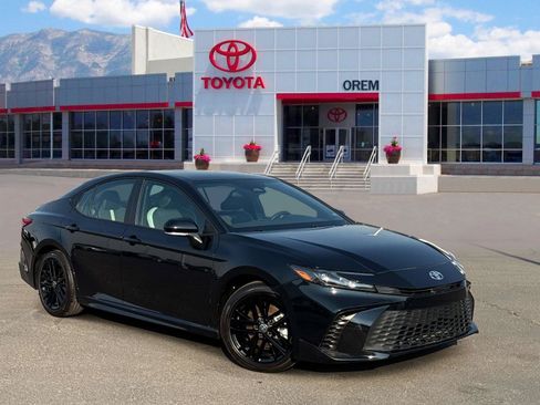 Used 2026 Toyota Camry SE FWD image 1