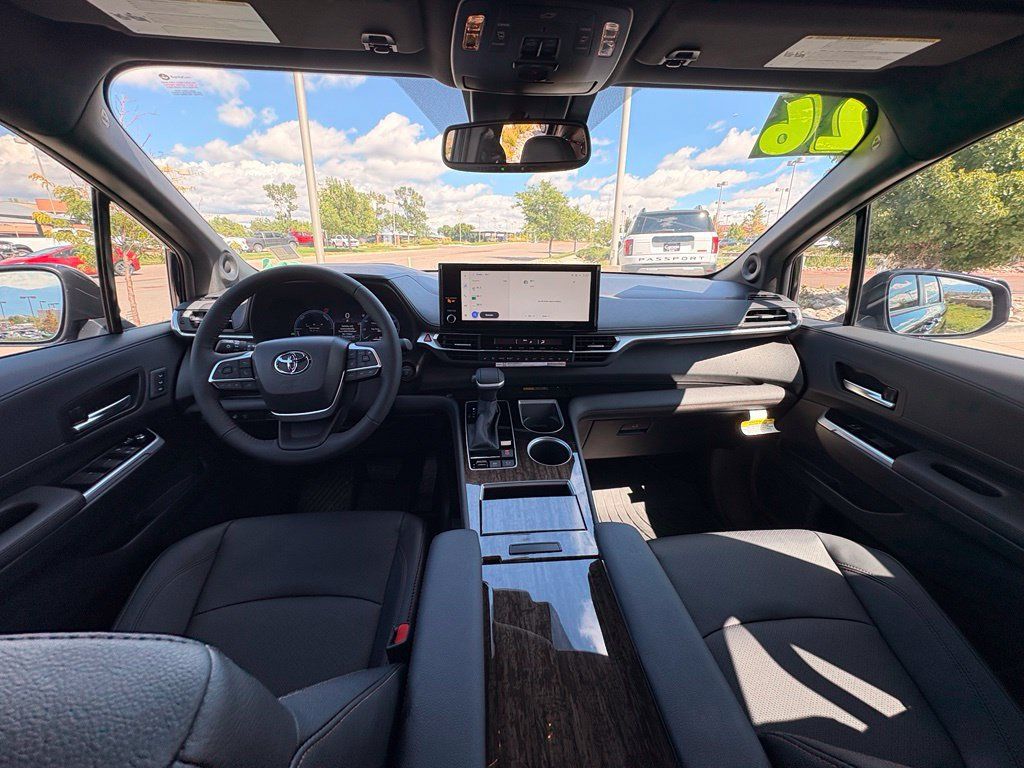 Used 2026 Toyota Sienna Platinum AWD/4WD image 12