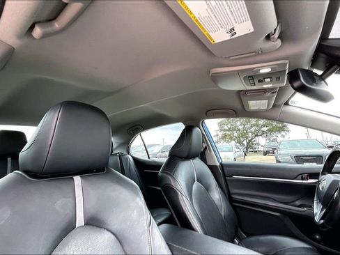Used 2020 Toyota Camry XSE image 28