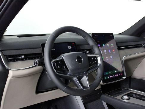 New 2025 Volvo EX90 Ultra image 8