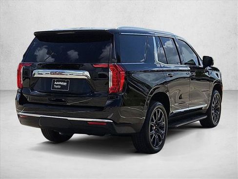 Used 2024 GMC Yukon SLT w/ SLT Luxury Package AWD/4WD image 5