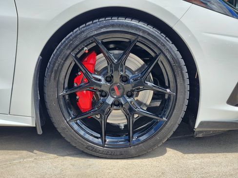 Used 2022 Chevrolet Corvette Stingray Premium Conv w/ Z51 Performance Package RWD image 12
