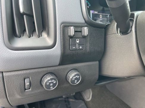 Used 2017 Chevrolet Colorado Z71 AWD/4WD image 8