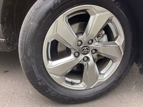 Used 2021 Toyota RAV4 XLE Premium AWD/4WD image 6