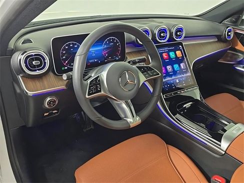 Used 2025 Mercedes-Benz C 300 4MATIC Sedan image 4