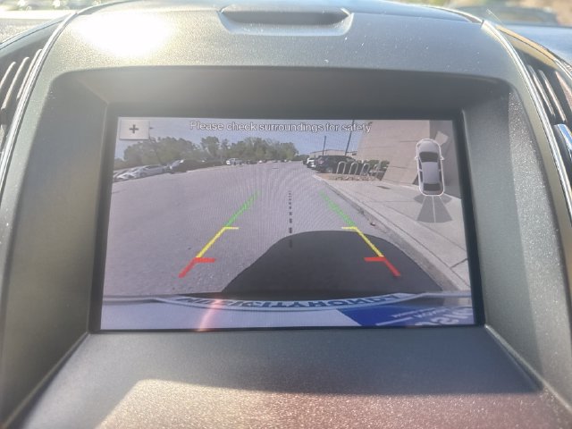 Used 2019 Ford Edge Titanium FWD image 16