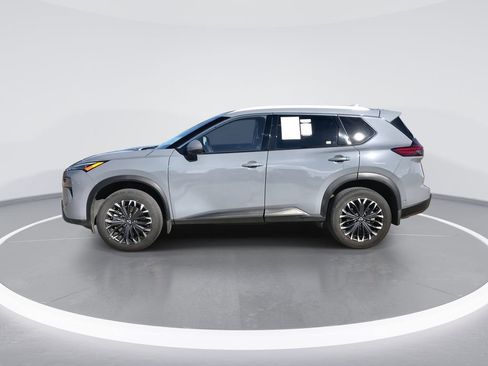 Used 2025 Nissan Rogue SL w/ Tech Package FWD image 5