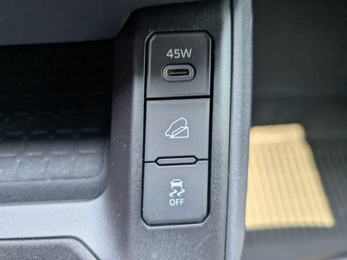 Used 2026 Toyota RAV4 XSE w/ Panoramic Sun Roof Package AWD/4WD image 16