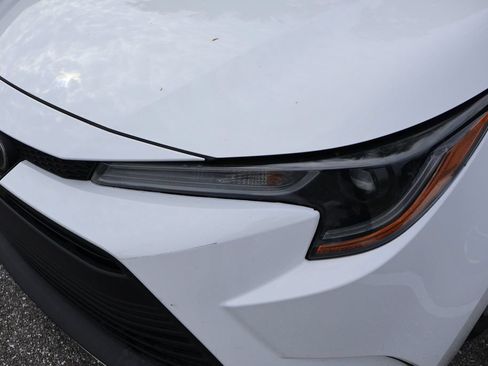 Used 2023 Toyota Corolla LE FWD image 3