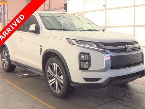 Used 2021 Mitsubishi Outlander Sport ES image 3