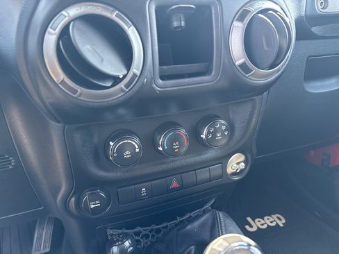 Used 2012 Jeep Wrangler Sport AWD/4WD image 15
