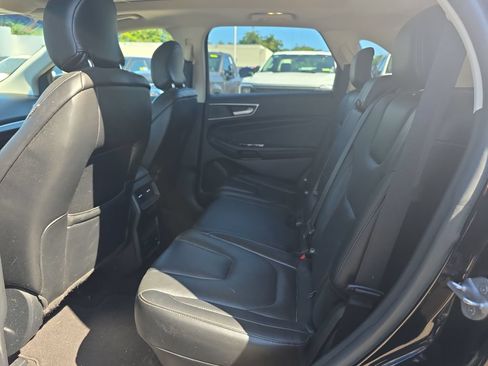 Used 2019 Ford Edge Titanium w/ Equipment Group 301A AWD/4WD image 16