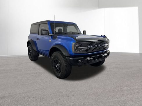 Used 2023 Ford Bronco Badlands w/ Sasquatch Package AWD/4WD image 3