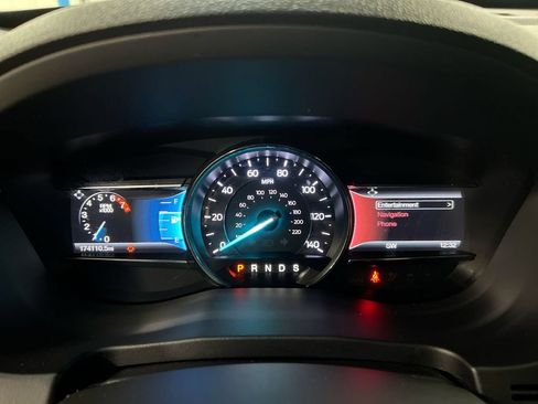 Used 2016 Ford Explorer XLT w/ Equipment Group 202A AWD/4WD image 12