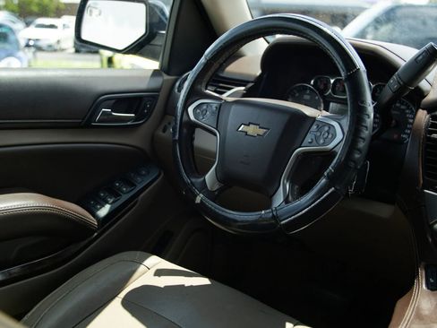 Used 2015 Chevrolet Suburban LT RWD image 34