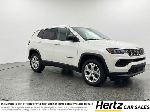 Used 2025 Jeep Compass Latitude AWD/4WD image 1