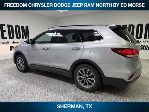 Used 2018 Hyundai Santa Fe SE FWD image 6