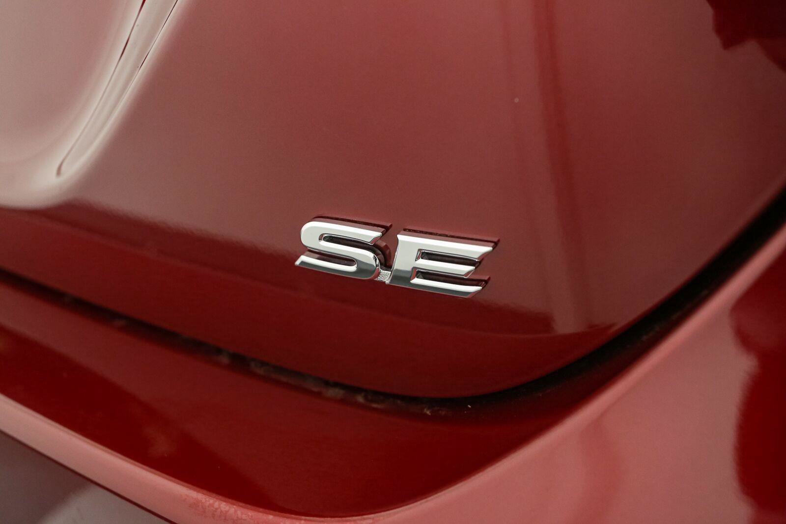 Used 2018 Toyota Camry SE FWD image 10