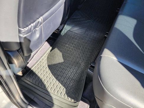 Used 2016 Lexus GX 460 image 36