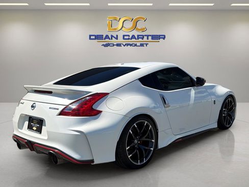 Used 2017 Nissan 370Z NISMO RWD image 5