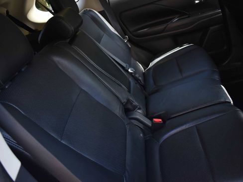 Used 2017 Mitsubishi Outlander SE AWD/4WD image 50