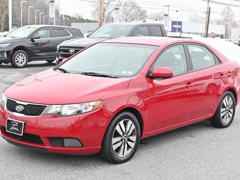 Used 2013 Kia Forte EX w/ Premium Pkg image 4