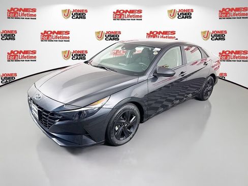 Certified 2022 Hyundai Elantra SEL w/ Cargo Package FWD image 11