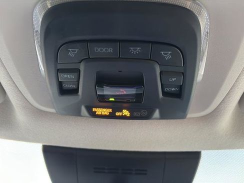 Used 2023 Toyota Corolla Cross XLE image 26