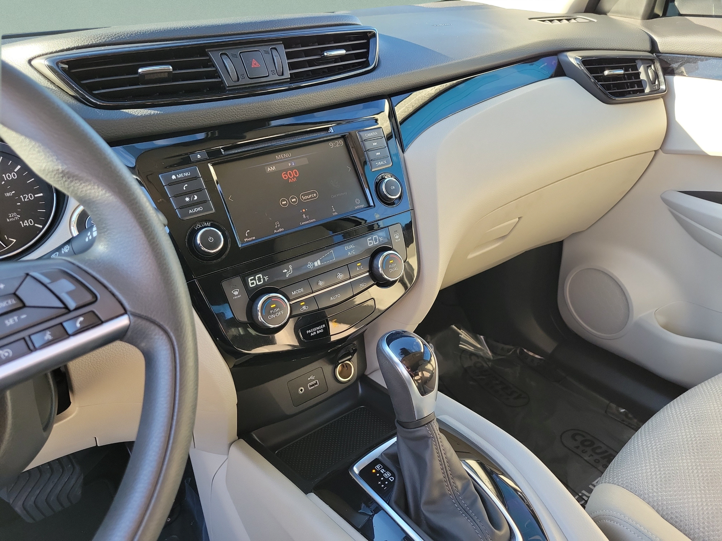 Used 2020 Nissan Rogue Sport SV FWD image 23