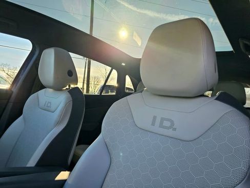 Used 2022 Volkswagen ID.4 Pro S image 19