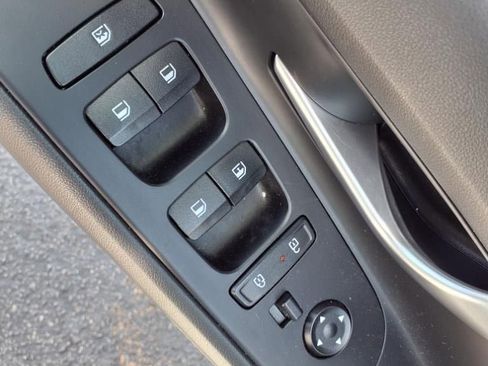 Used 2025 Hyundai Elantra SE image 19